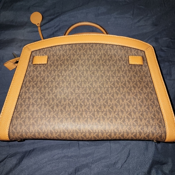 Michael Kors Purse - Picture 4 of 6